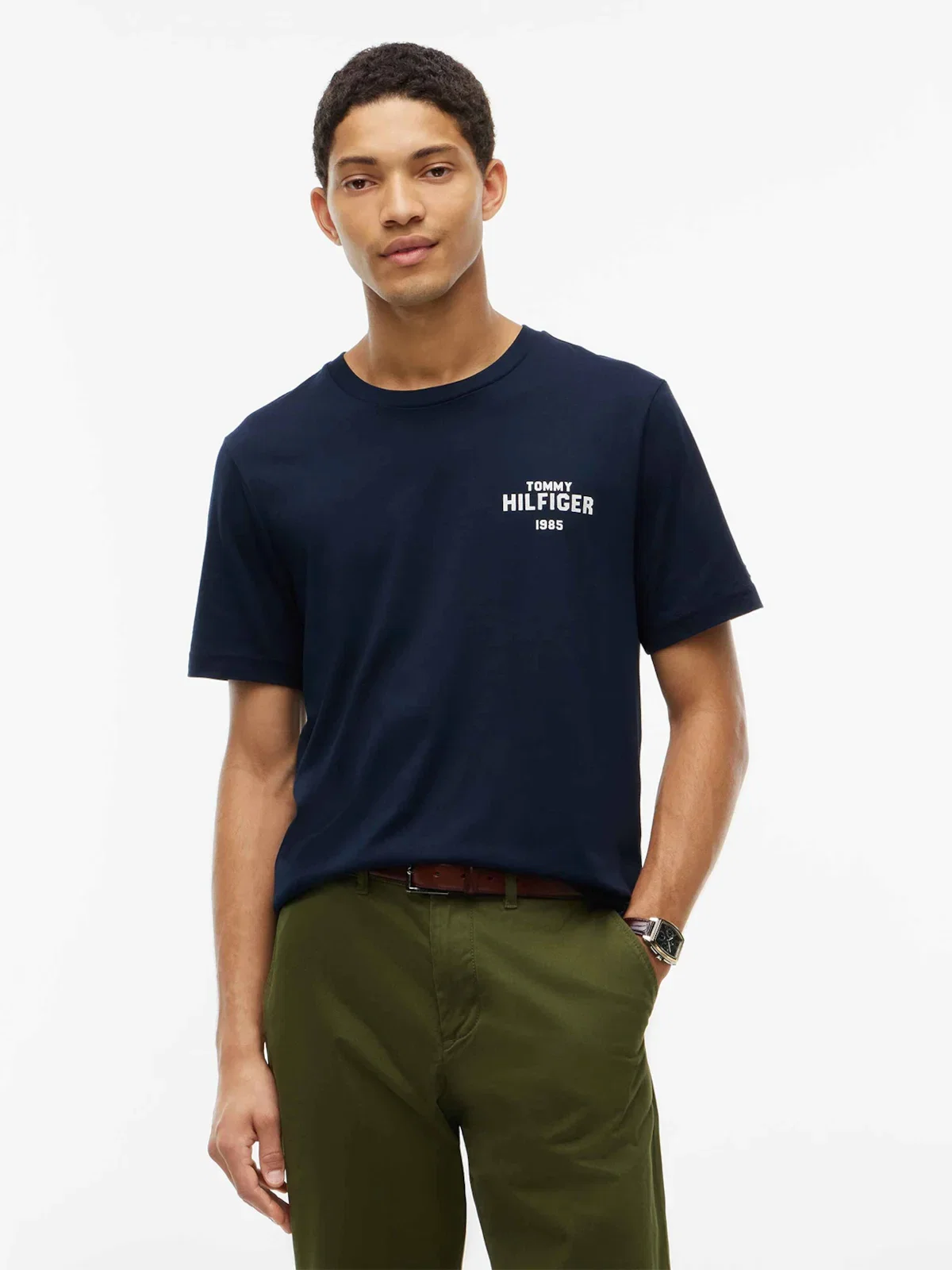 Camiseta com Estampa "1985" e Gola C — imagem 1