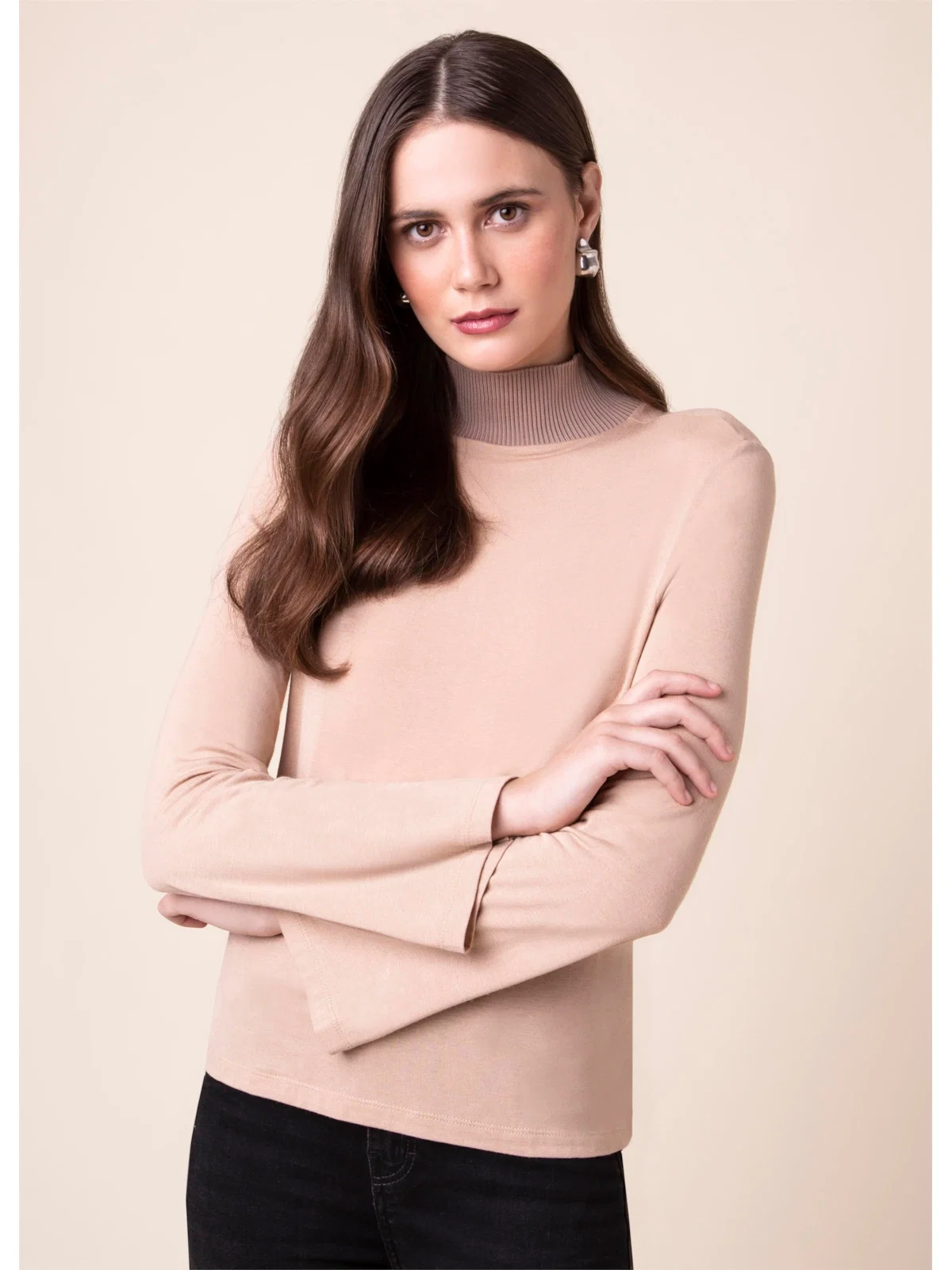 Blusa Gola Alta Retilínea Areia — imagem 1