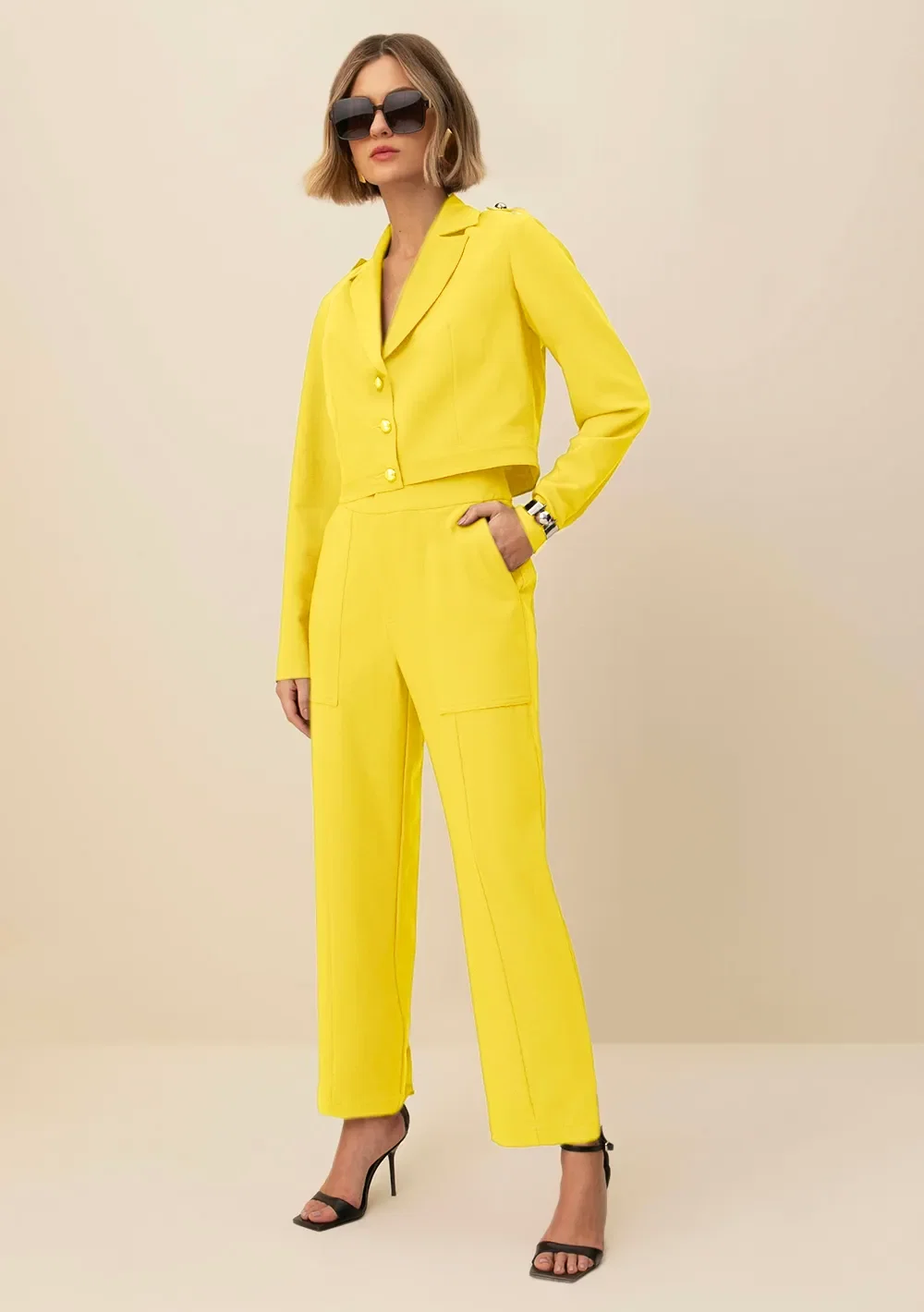 Calça Morena Rosa Cenoura Cós Alto Bolso Faca Amarelo