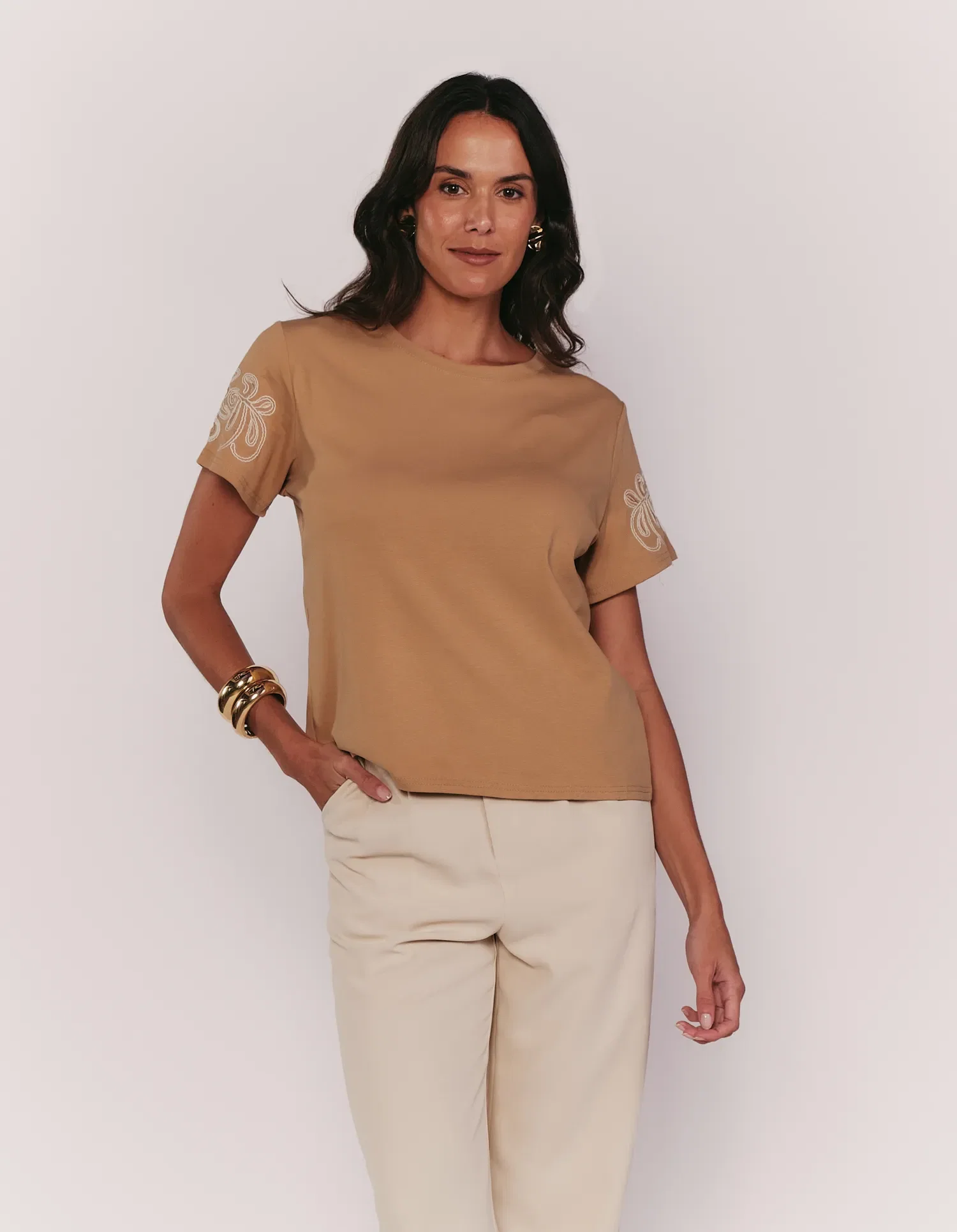 T-Shirt Detalhe Bordado Lurex - Caramelo — imagem 1