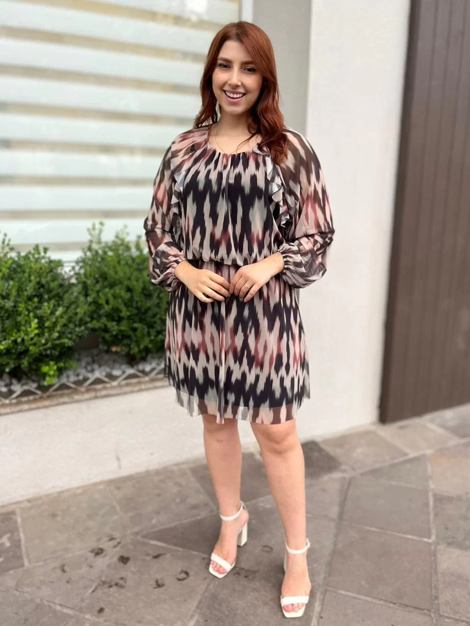 Vestido Curto em Tule Estampado Doce Trama Preto | 106103