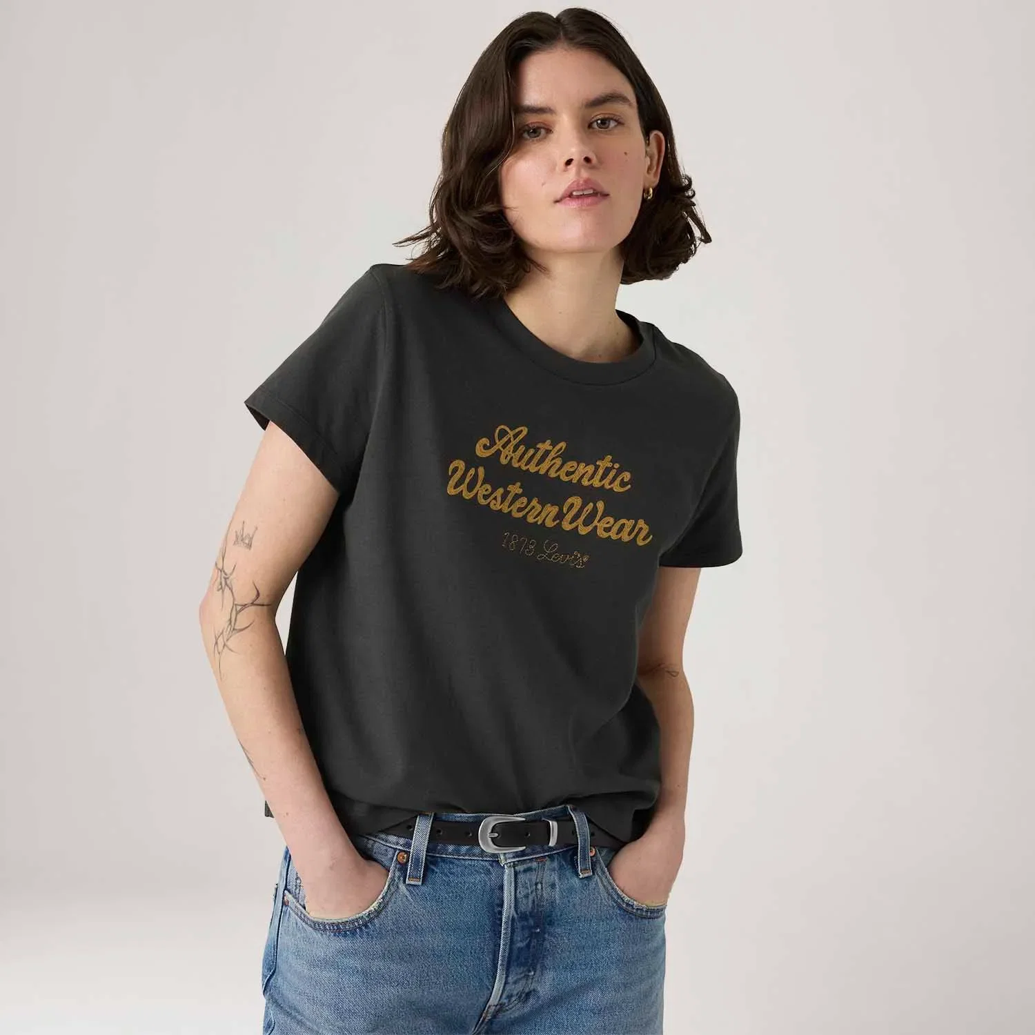 Camiseta Levi's® Graphic Boxy Preta Manga Curta — imagem 1