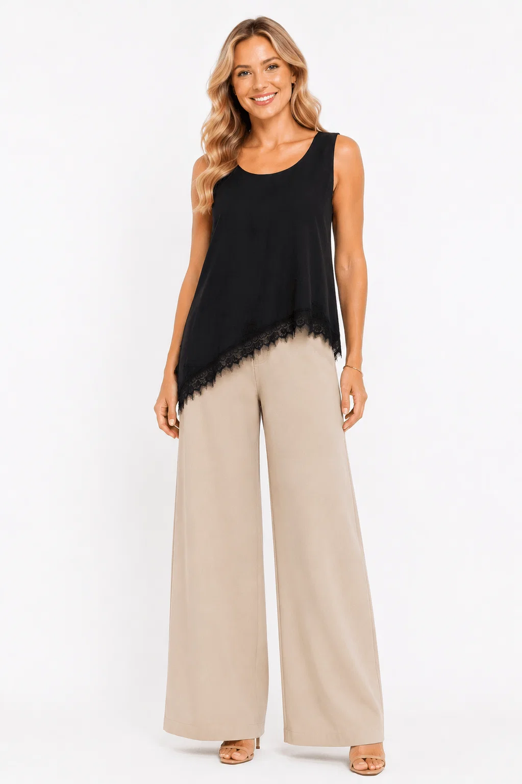 Blusa Assimétrica Detalhe Renda - Preto